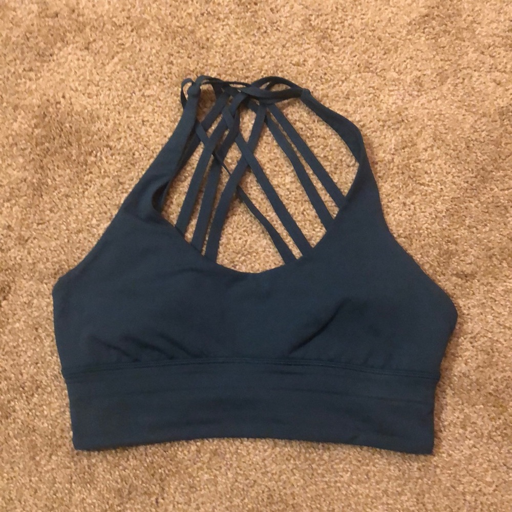 🔥SOLD🔥Lululemon free to be moved bra 6